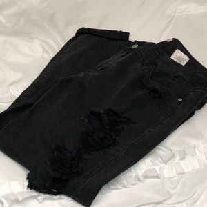 Distressed black boyfriend jeans